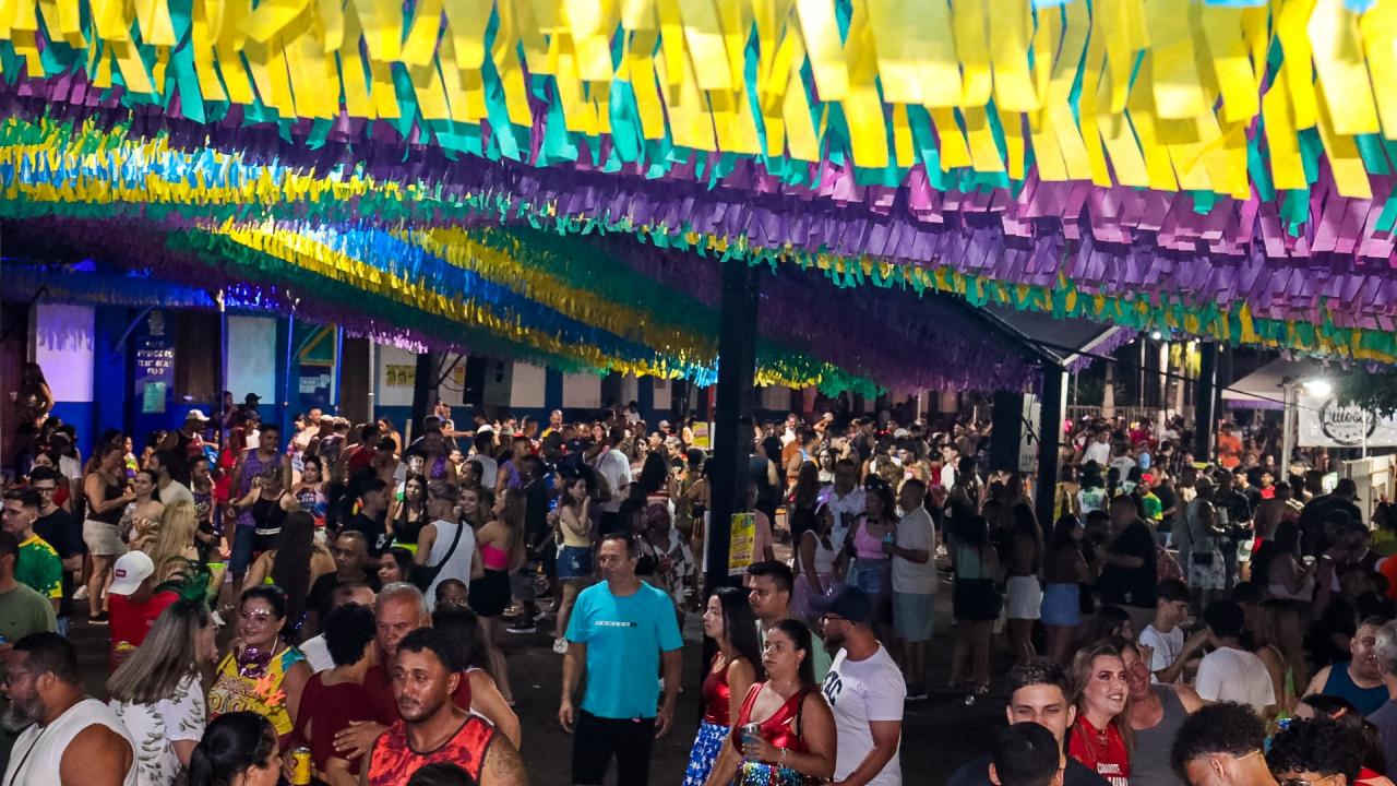 Foto 181 de 238 — Trabiju Folia 2026 arrasta multidão com Bloco Furacão, Santa Maria e DJ Joantony; veja fotos